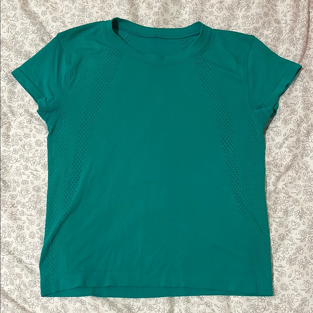 Lululemon Kelly Green Short Sleeve Shirt